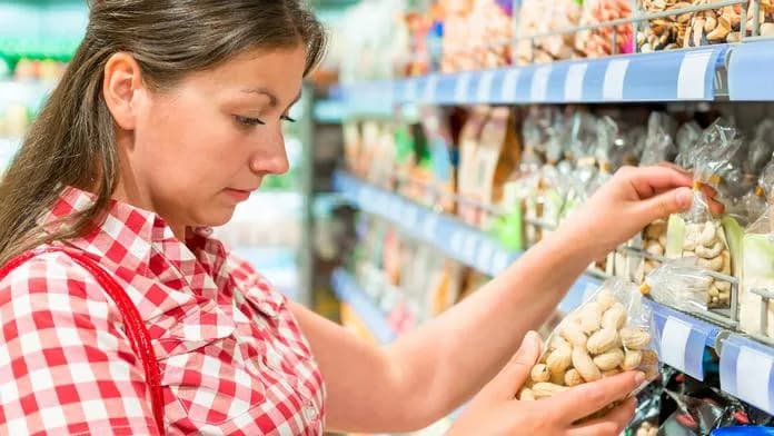 Chuỗi bán lẻ Globus thu hồi bia và hạt điều khỏi kệ hàng: Cam kết hoàn tiền cho khách