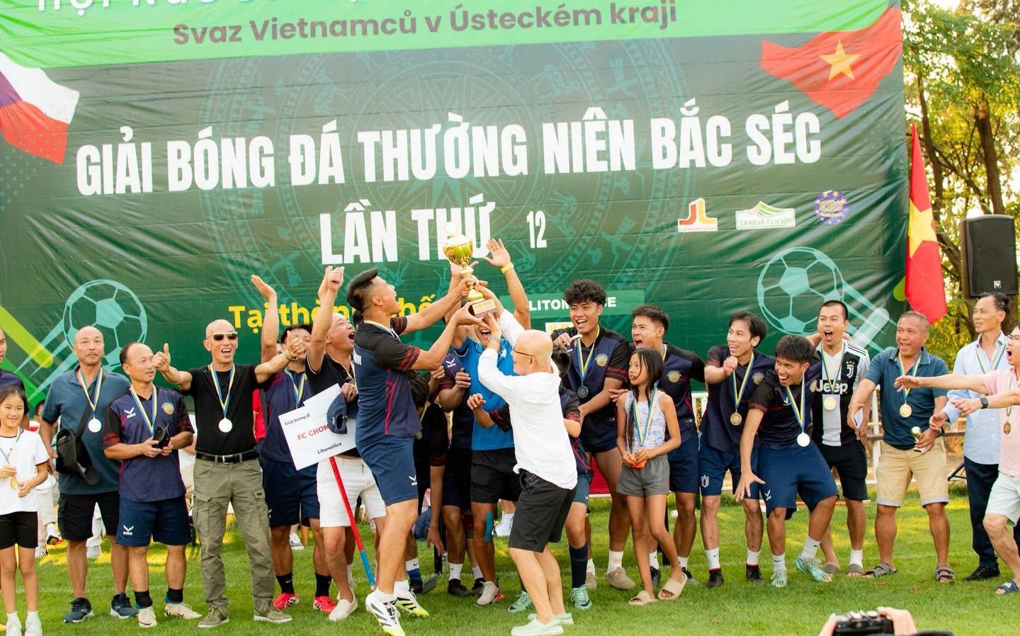 Giải bóng đá Bắc Séc lần thứ XII: FC Chomutov vô địch, giành vé tới Praha