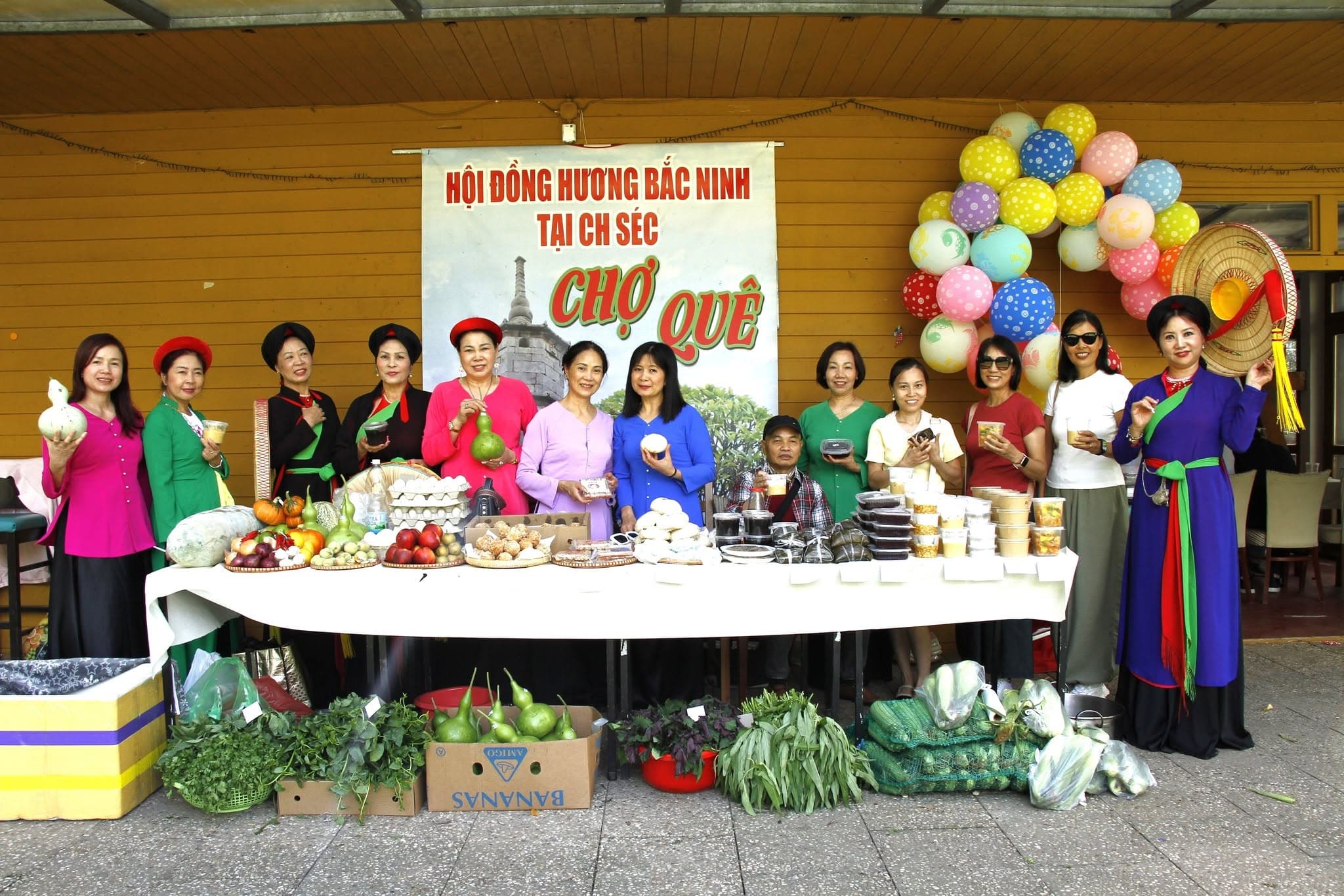 Người Bắc Ninh tại Séc tái hiện không gian lễ hội quê hương và lan tỏa làn điệu dân ca Quan họ