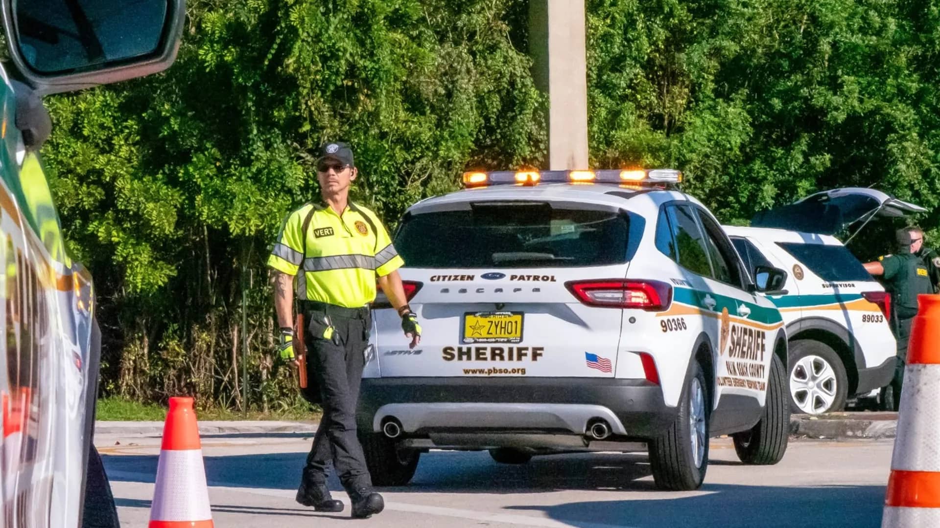 Xả súng gần khuôn viên đại học ở Florida, 12 người bị thương, trong đó có trẻ em
