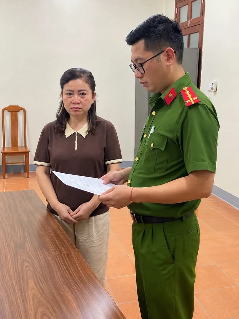 Khởi tố, bắt tạm giam Trưởng phòng Thuế cùng Giám đốc, kế toán doanh nghiệp