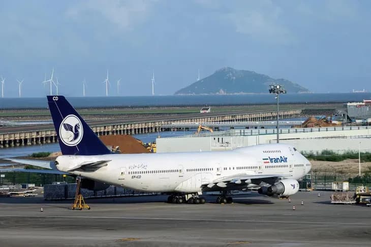 Loạt chuyến bay quốc tế của Iran bị hủy ngay ngày đầu Mỹ siết trừng phạt