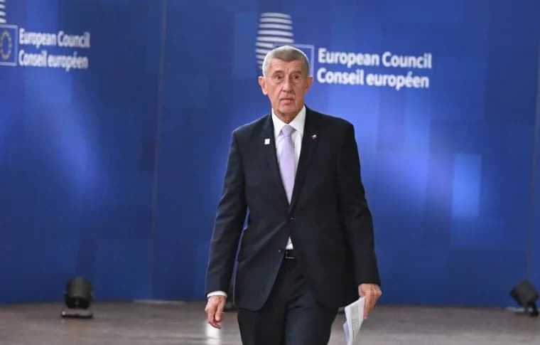 Babiš chỉ trích thỏa thuận giữa Tổng thống Trump và Tổng thống Putin: Hòa bình không có nghĩa là chấp nhận yêu sách của Nga