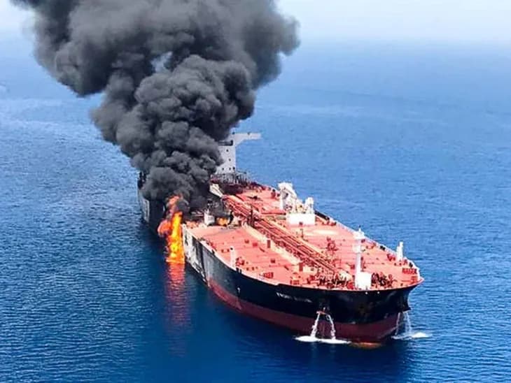 Mỹ phá hủy 5 tàu dầu Iran, Tehran phóng tên lửa đáp trả