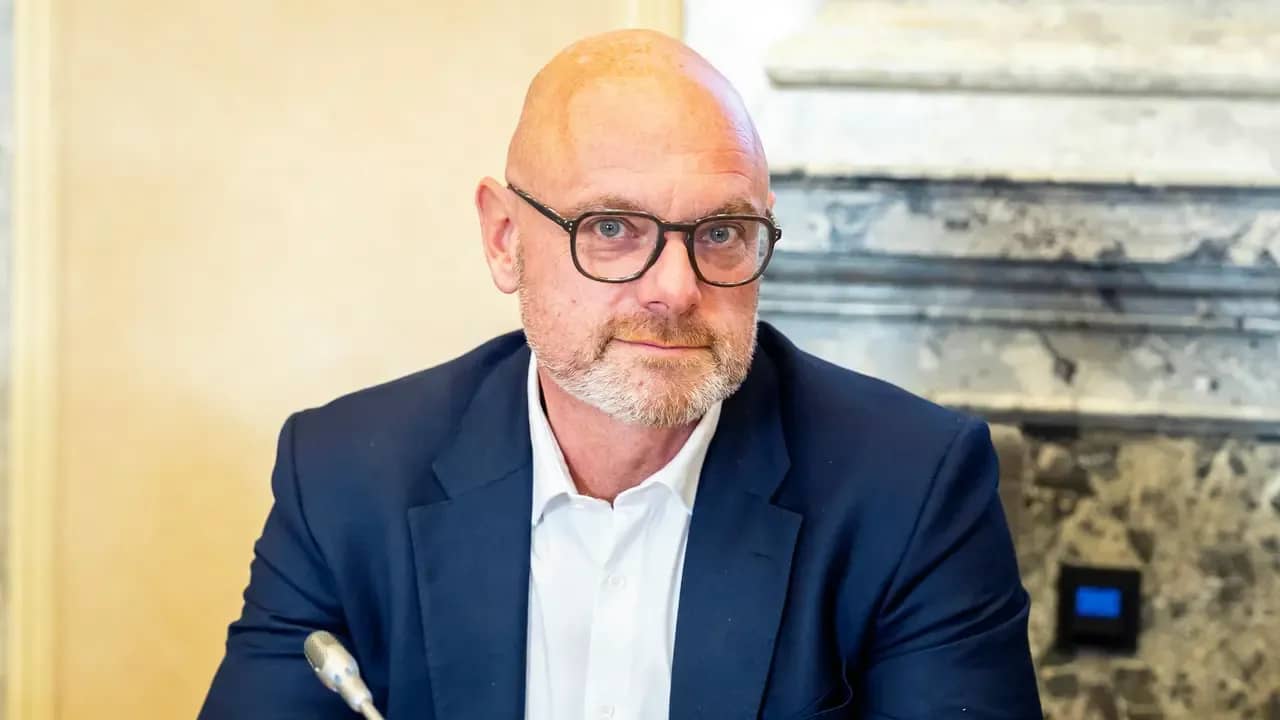 Bộ trưởng Bộ Giáo dục Séc Robert Plaga bảo vệ được ngân sách cho năm 2027, nhưng vẫn thiếu tiền đầu tư