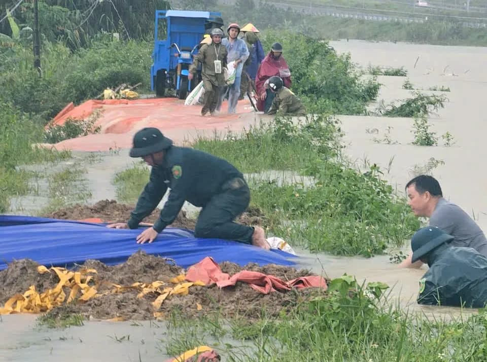 Vỡ bờ kênh ở Thanh Hóa, nước tràn gây ảnh hưởng 700ha đồng ruộng