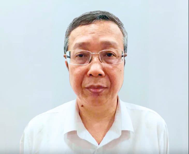 Thủ tướng kỷ luật buộc thôi việc Thứ trưởng Bộ Nông nghiệp và Môi trường Hoàng Trung