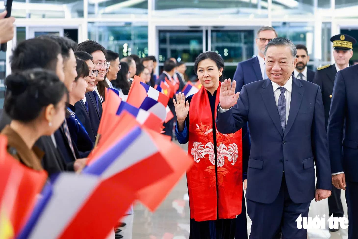 Tổng Bí thư, Chủ tịch nước Tô Lâm và Phu nhân đến Paris, bắt đầu thăm chính thức Pháp