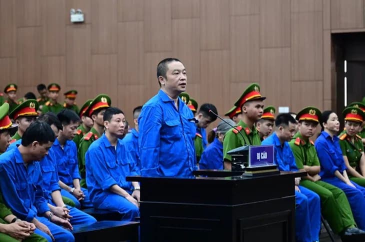 Những cọc tiền được ghi ký hiệu và cuộc truy vấn cựu viện trưởng về chuyện nhận tiền khắp viện
