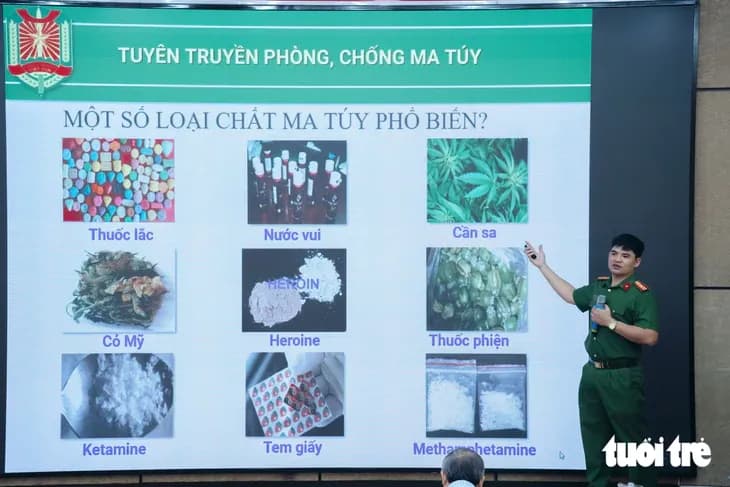 Giúp người khác mang hành lý, không biết bên trong chứa ma túy có bị xử lý hình sự?