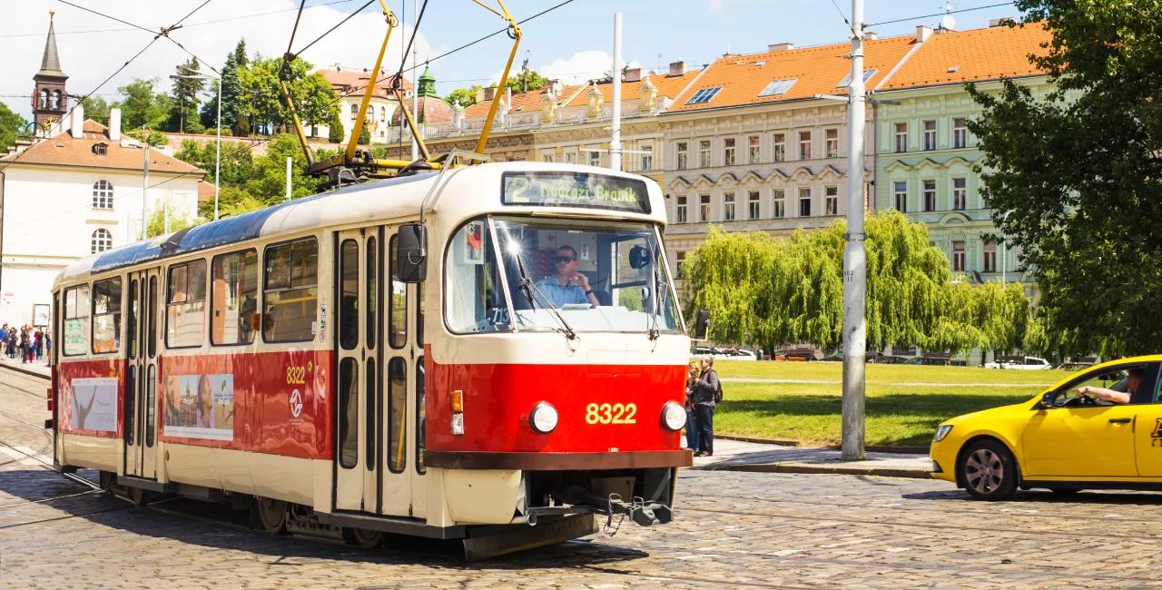 Praha khôi phục vé giao thông công cộng ưu đãi: Những ai được đi miễn phí hoặc giảm giá?