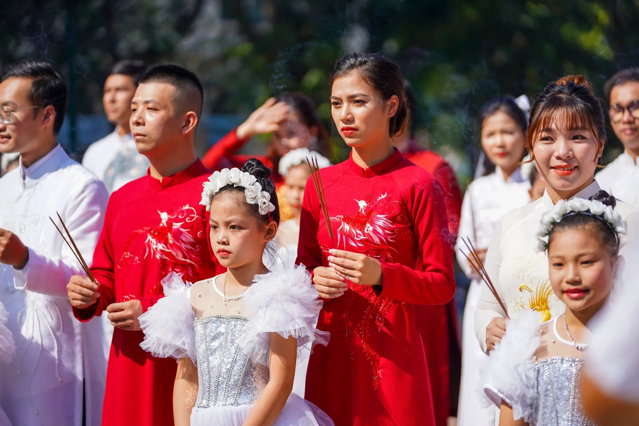 Khuyến khích nam nữ kết hôn trước 30 tuổi, vợ chồng sinh đủ hai con