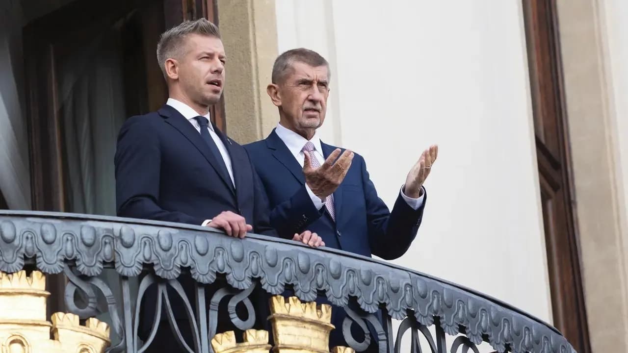 Chính phủ Séc và Hungary lần đầu họp chung tại Praha