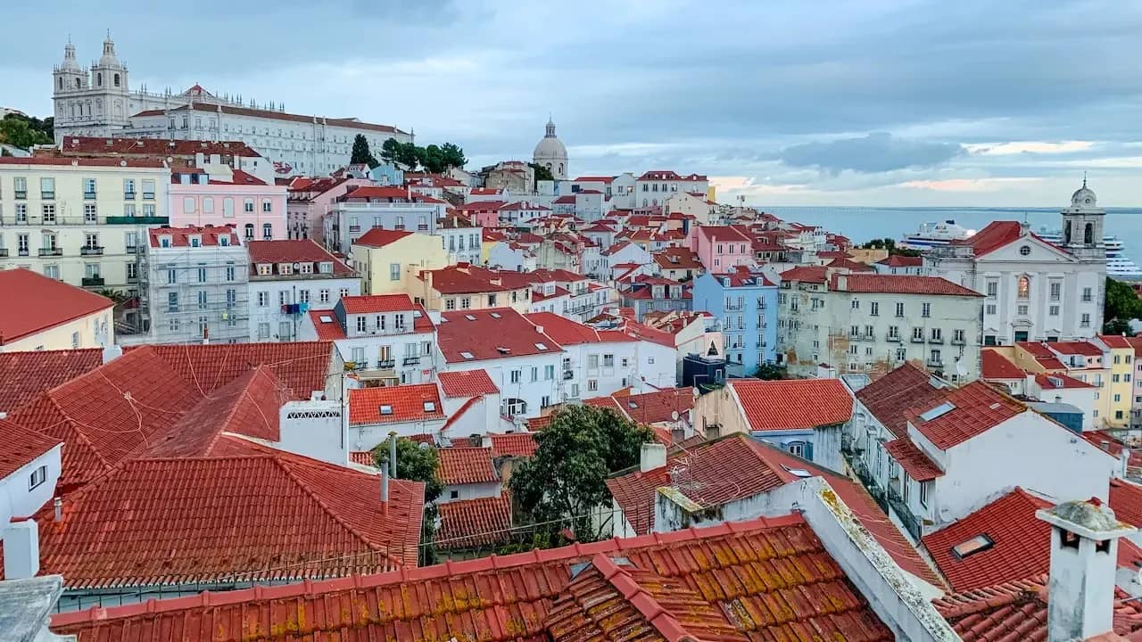 Lisbon là điểm đến nghỉ dưỡng hạnh phúc nhất, Praha xếp thứ 21