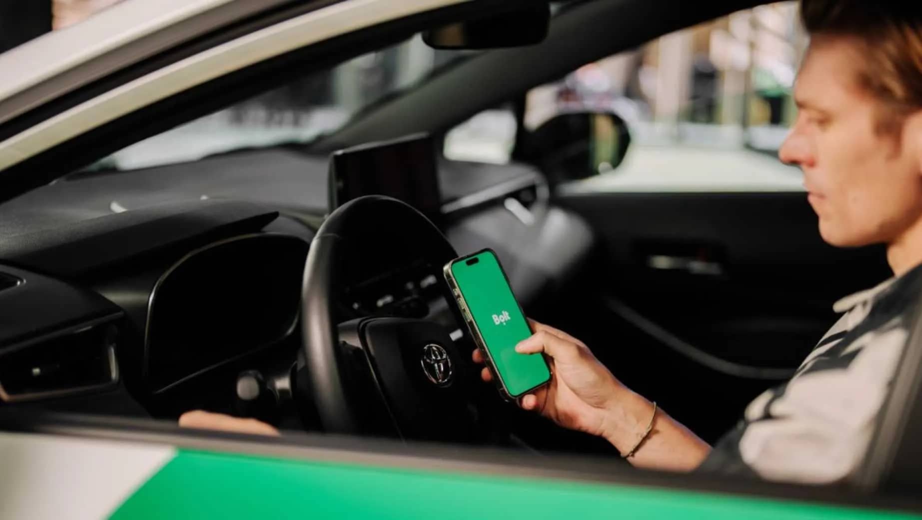 Hành khách tại Praha có thể chọn tài xế Bolt nói tiếng Séc hoặc tiếng Anh
