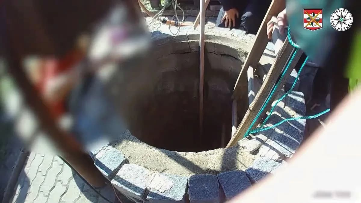 Hodonín: Giải cứu cụ bà 83 tuổi mắc kẹt dưới giếng sâu 8 mét bằng đu dây