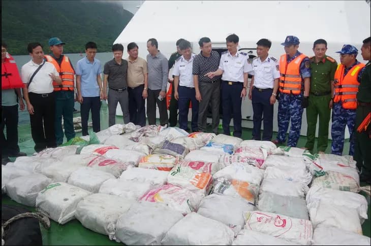 Mang 1,2 tỉ đồng đi 'chạy' lực lượng chức năng để lấy lại hơn 1,1 tấn ma túy