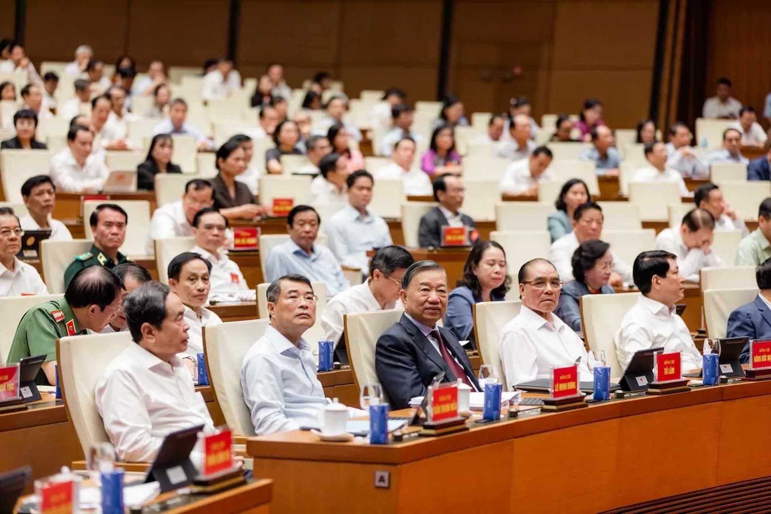 Bộ Chính trị, Ban Bí thư tổ chức Hội nghị quán triệt và triển khai thực hiện Nghị quyết Trung ương 4