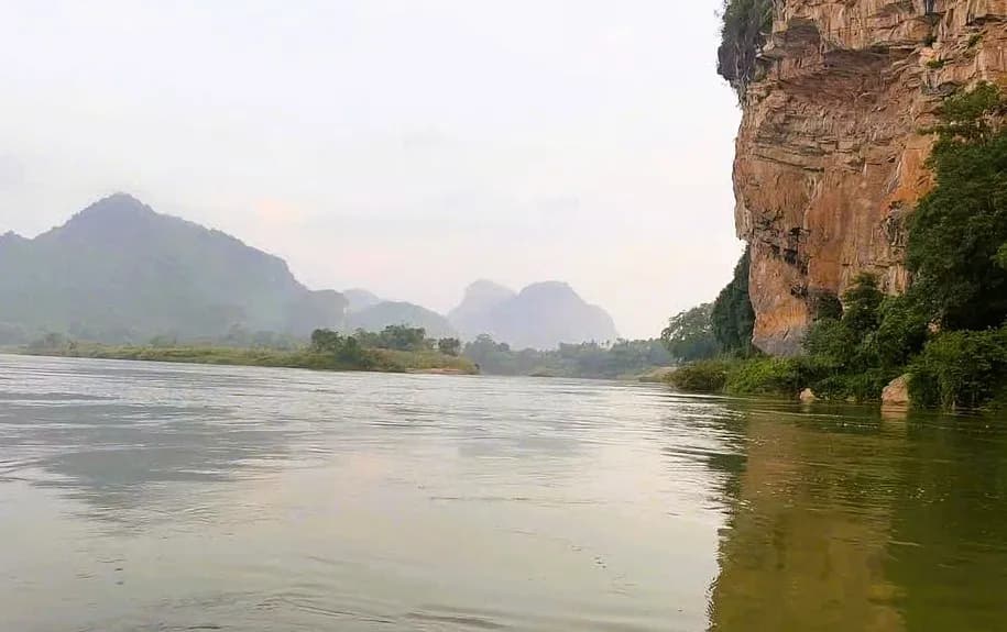 Đang tìm kiếm hai nam sinh lớp 10 mất tích sau khi rủ nhau tắm sông Mã