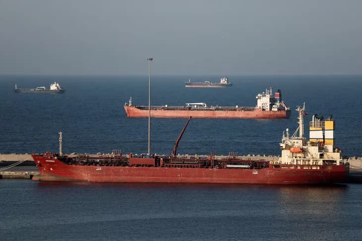 Eo biển Hormuz dậy sóng, số tàu bị tấn công tăng kỷ lục