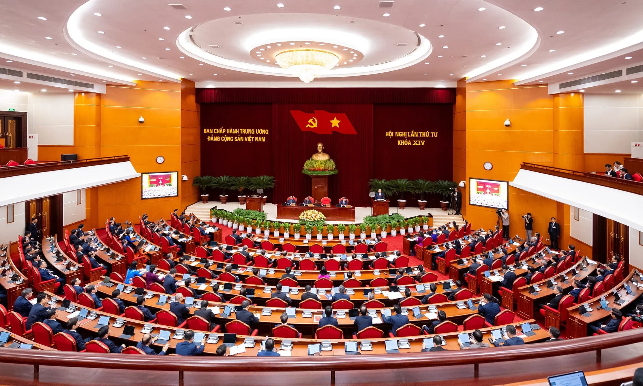 Hoàn thiện đề cương nghiên cứu sửa đổi Điều lệ Đảng trong năm 2026