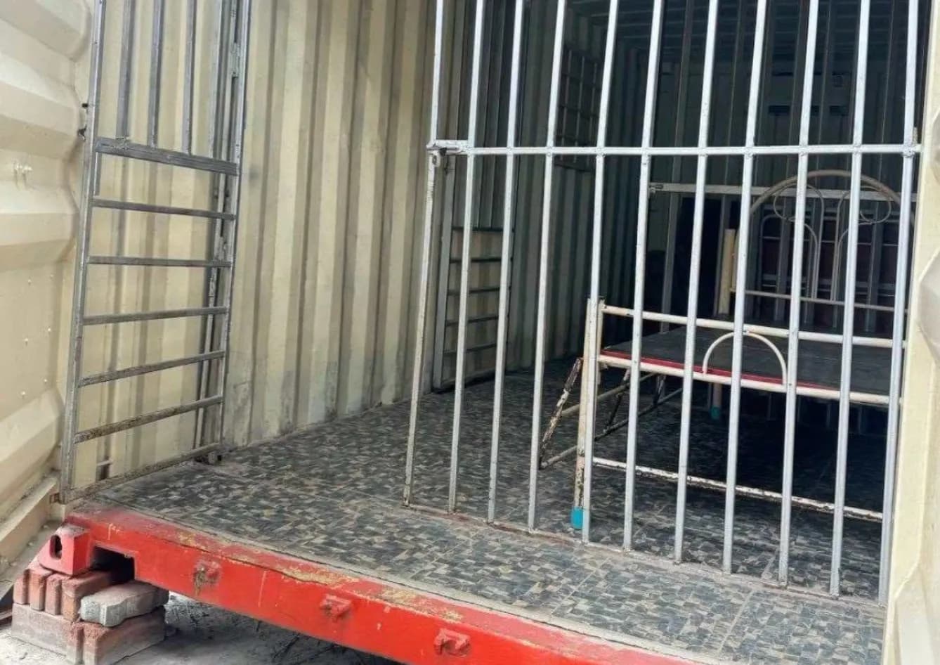 Người già bị nhốt trong 'lồng sắt' ở viện dưỡng lão Thái Lan gây phẫn nộ
