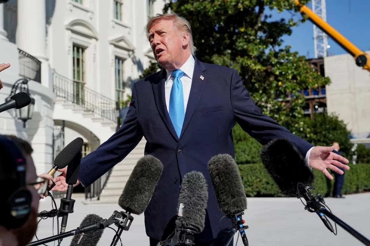 Ông Trump: Bất kỳ ai nói từ AI thay vì SI, Nhà Trắng đều coi là kẻ thù