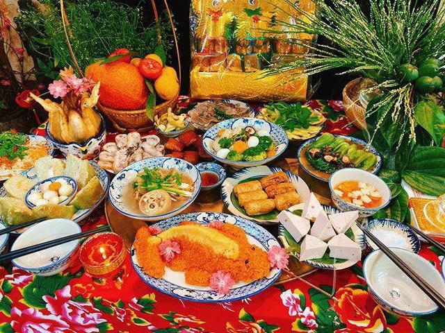 4 loài hoa đặt trên ban thờ cúng ông Công ông Táo: Đúng lễ nghi, hợp phong thủy, gia chủ tha hồ "hái lộc"