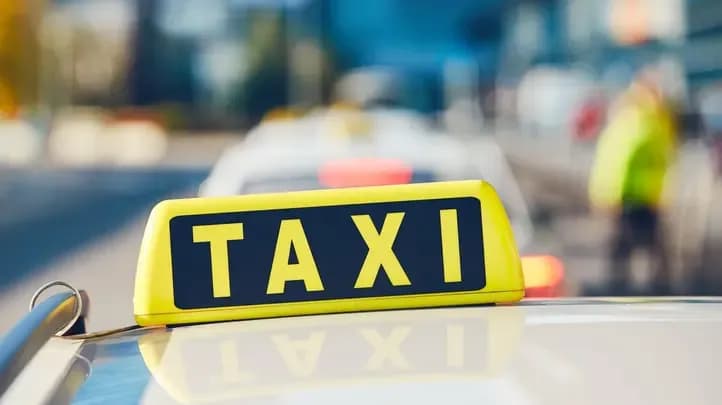 Praha bất ngờ bỏ trần giá taxi, nguy cơ hành khách bị “chém” hàng chục nghìn korun