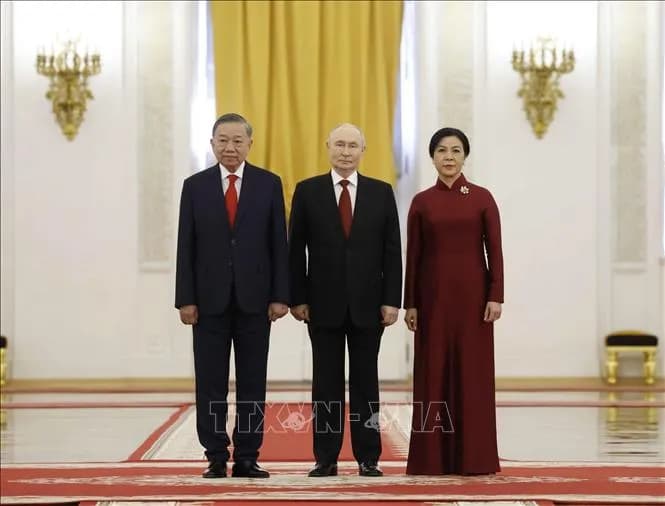 Tổng thống Liên bang Nga Vladimir Putin chủ trì Lễ đón Tổng Bí thư, Chủ tịch nước Tô Lâm