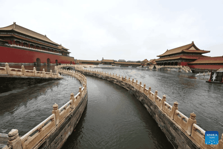 Tử Cấm Thành “miễn nhiễm” với lũ lụt lịch sử tại Trung Quốc