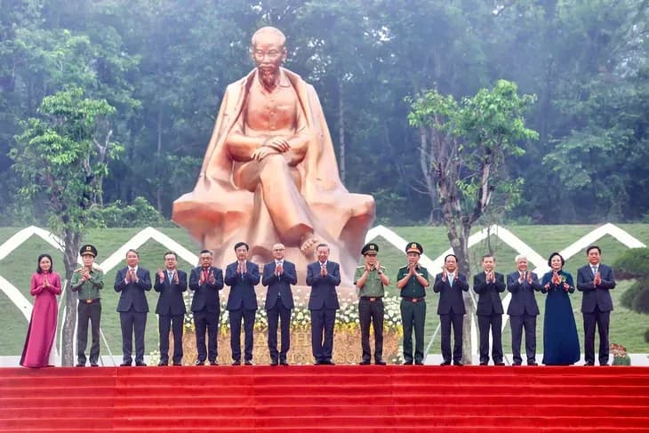 Tổng Bí thư, Chủ tịch nước Tô Lâm dự lễ khánh thành tượng đài 'Bác Hồ với Ngày hội non sông'