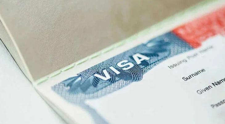 Một đại sứ quán Mỹ thu hồi hơn 100 visa của người 'du lịch sinh con'